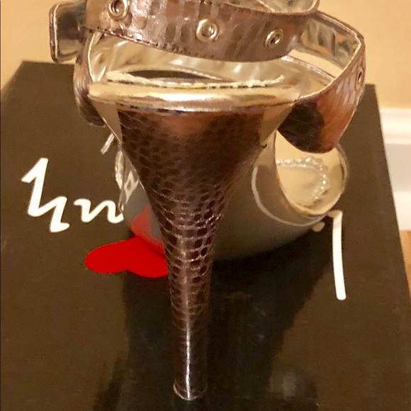 Silver strapped heel sandal - Picture 3 of 3